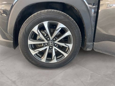 Used 2024 Toyota Corolla Cross XLE image 14
