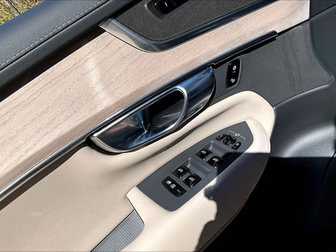 New 2026 Volvo XC90 B5 Core AWD/4WD image 30