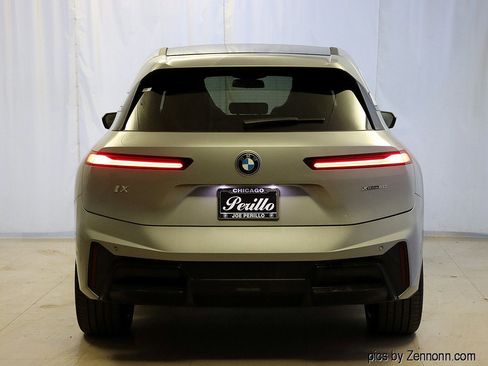 Used 2026 BMW iX xDrive60 image 9