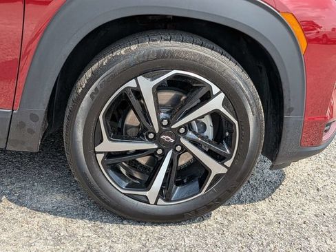 Used 2023 Chevrolet TrailBlazer RS w/ Convenience Package FWD image 11