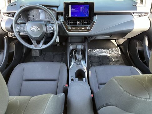 Used 2025 Toyota Corolla LE FWD image 9