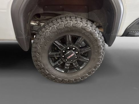 Used 2024 GMC Sierra 2500 AT4 w/ AT4 Premium Plus Package AWD/4WD image 10