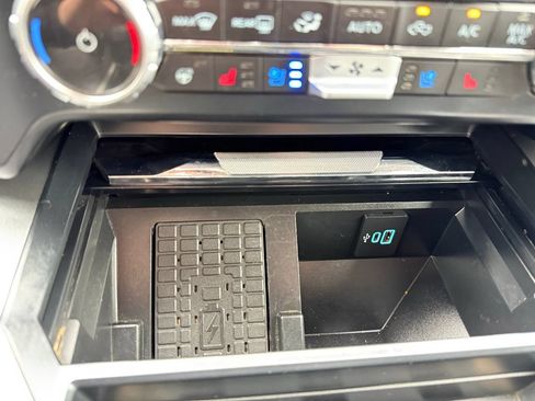 Used 2023 Ford F350 Lariat w/ Lariat Ultimate Package AWD/4WD image 19