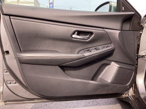 Used 2025 Nissan Sentra SV FWD image 29
