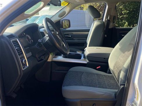 Used 2020 RAM 1500 Classic SLT w/ Luxury Group image 11