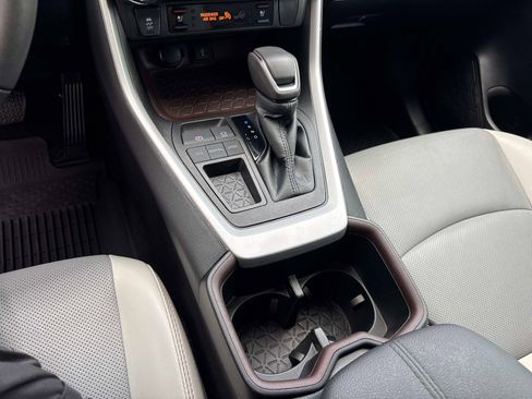 Used 2022 Toyota RAV4 Limited w/ Limited Grade Weather Package FWD image 27