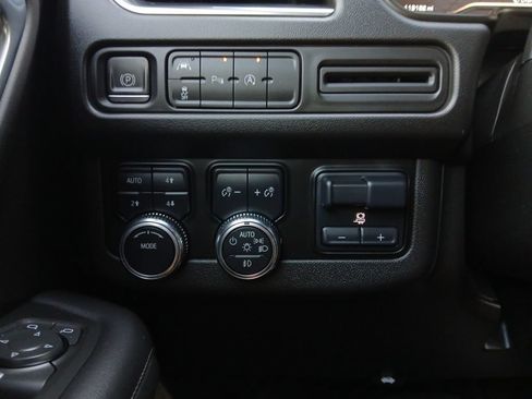 Used 2023 GMC Yukon XL SLE w/ Max Trailering Package AWD/4WD image 10
