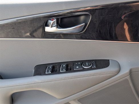 Used 2016 Kia Sorento EX image 31