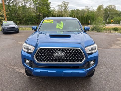 Used 2018 Toyota Tacoma TRD Sport AWD/4WD image 9