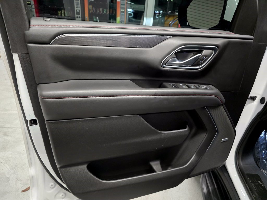 Used 2024 Chevrolet Suburban RST RWD image 14