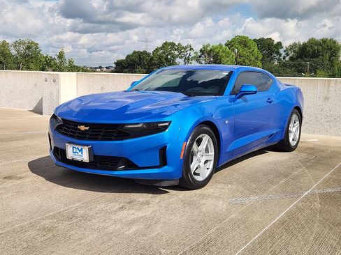 Used 2024 Chevrolet Camaro LT RWD image 3