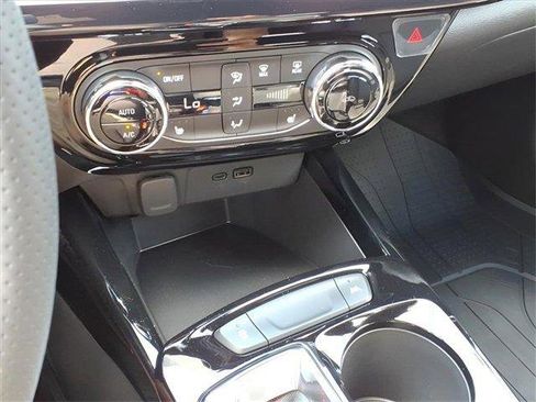 New 2026 Chevrolet Trax RS image 7