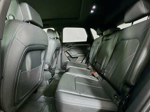 Used 2023 Audi Q3 2.0T Premium w/ Black Optic Sport Package image 9