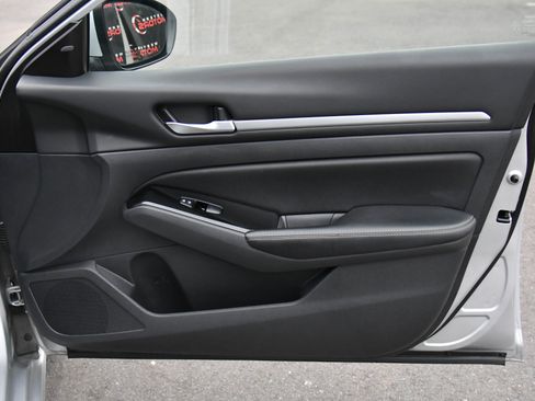 Used 2023 Nissan Altima 2.5 SV image 39