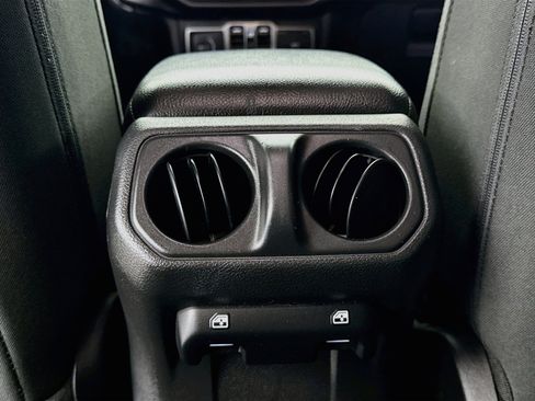 Used 2022 Jeep Gladiator Sport AWD/4WD image 25