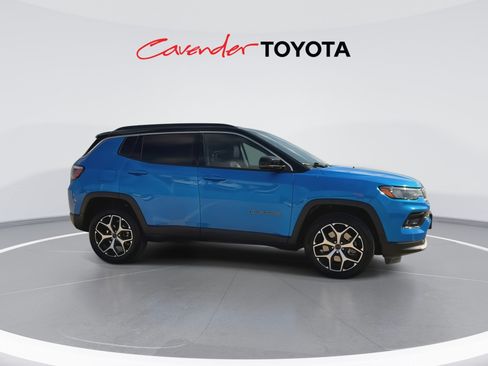 Used 2025 Jeep Compass Limited AWD/4WD image 9