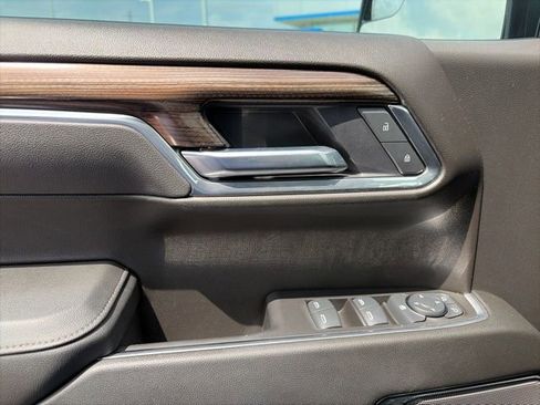 Used 2025 Chevrolet Silverado 1500 LT w/ Texas Edition Plus RWD image 18