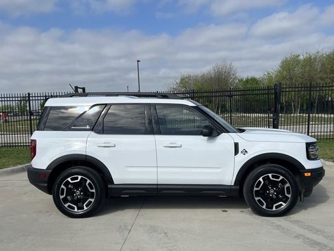 Used 2023 Ford Bronco Sport Outer Banks w/ Tech Package image 3