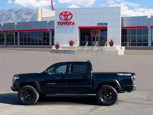 Used 2023 Toyota Tacoma TRD Off-Road AWD/4WD image 5