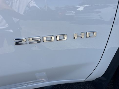 Used 2023 Chevrolet Silverado 2500 LT image 9