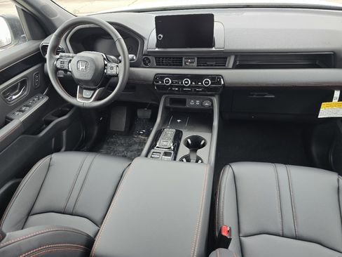 New 2025 Honda Pilot TrailSport image 24