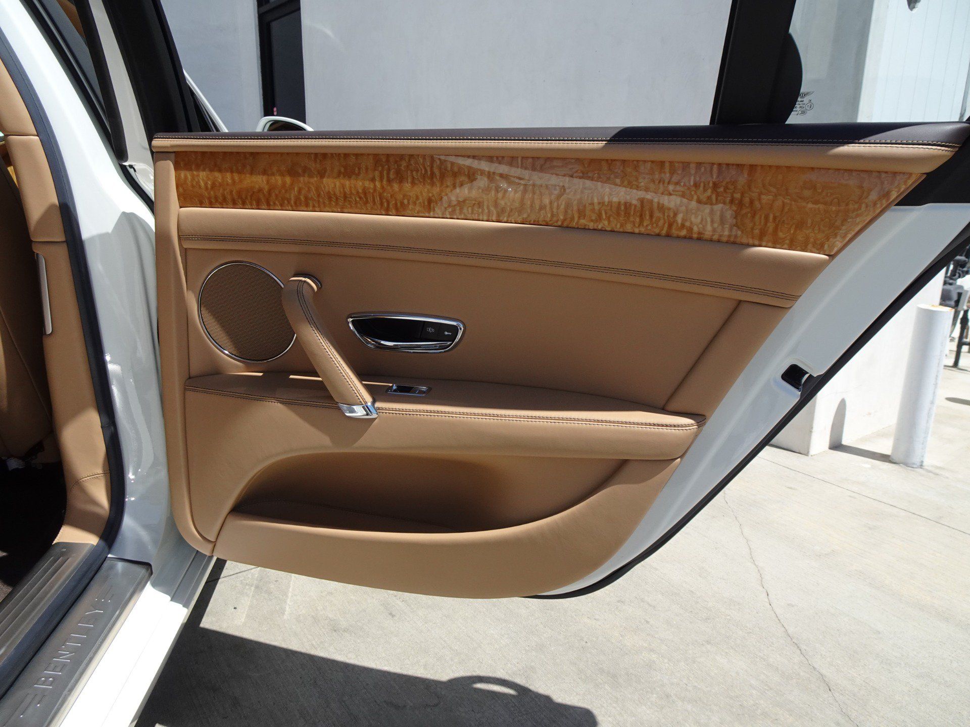 Used 2018 Bentley Flying Spur V8 AWD/4WD image 15