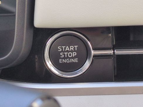 Used 2025 Mitsubishi Outlander SEL image 29