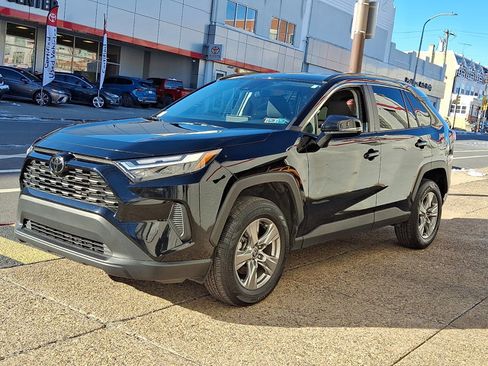 Used 2024 Toyota RAV4 XLE image 3