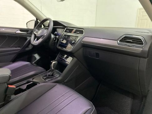 Used 2023 Volkswagen Tiguan SE w/ Panoramic Sunroof Package FWD image 26