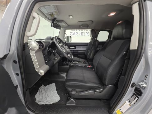 Used 2014 Toyota FJ Cruiser Upgrade Package w/ Upgrade Package image 8