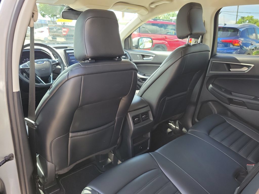 Used 2024 Ford Edge SEL AWD/4WD image 12