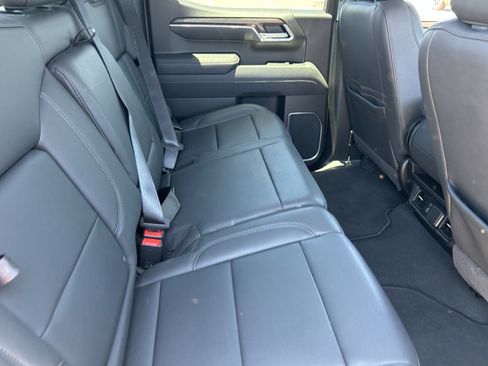 Certified 2025 GMC Sierra 1500 SLT RWD image 13