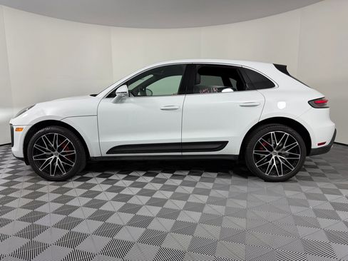 Certified 2023 Porsche Macan S image 2