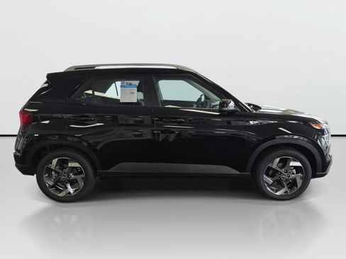 New 2026 Hyundai Venue SEL FWD image 2