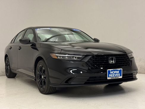 Certified 2025 Honda Accord SE image 4