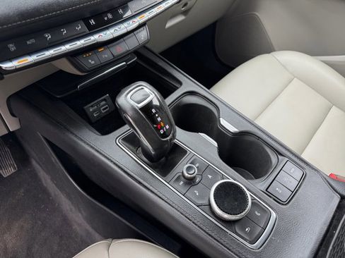 Used 2019 Cadillac XT4 Luxury w/ Cold Weather Package image 14