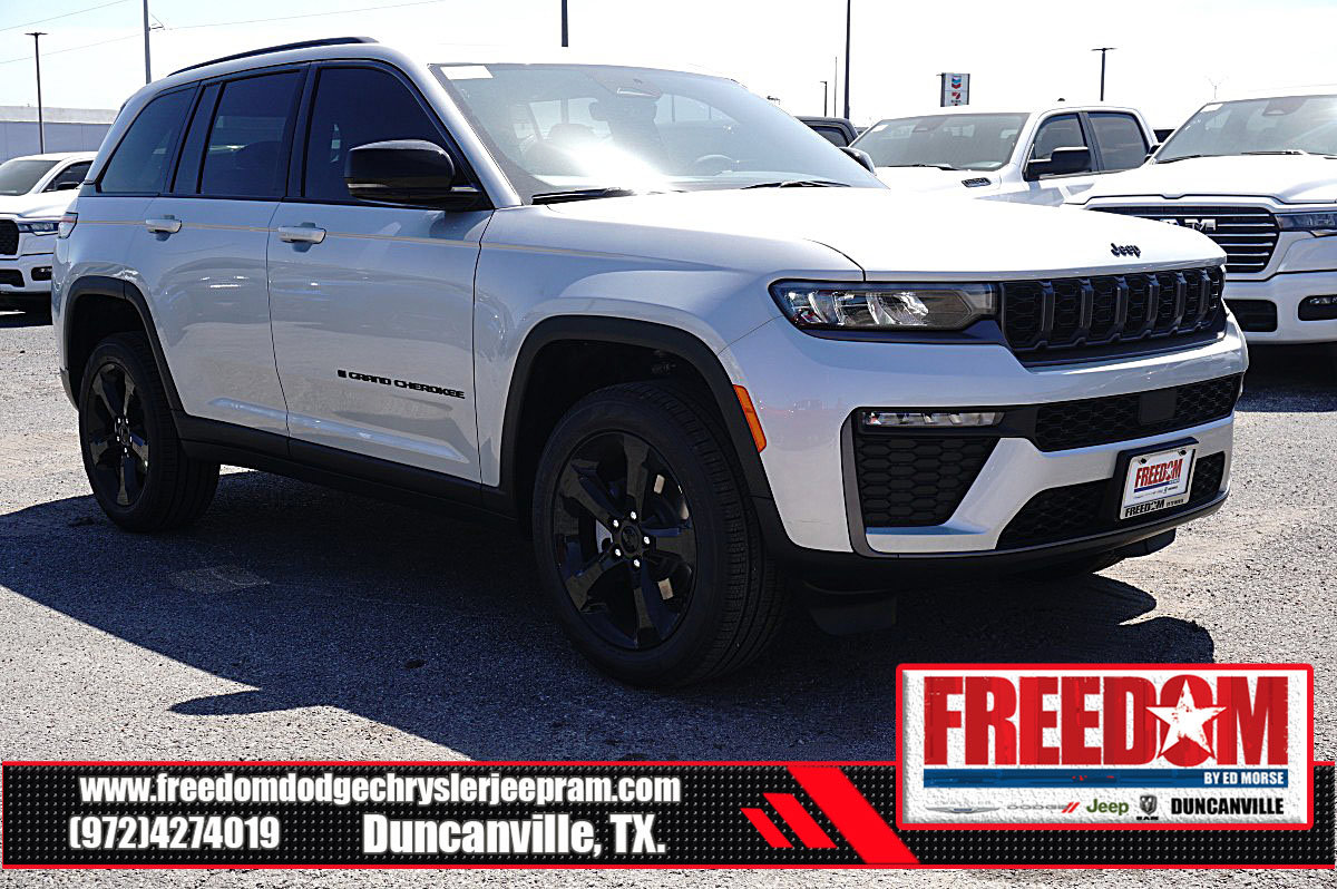 New 2026 Jeep Grand Cherokee Limited w/ Limited Altitude Package AWD/4WD image 7