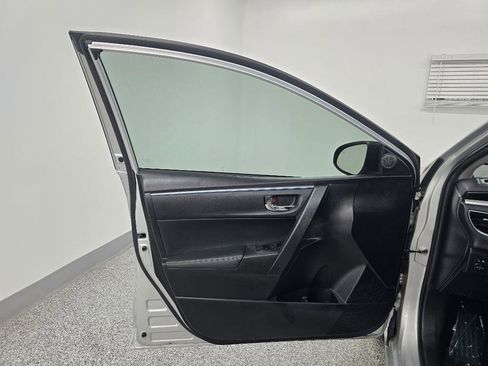 Used 2015 Toyota Corolla S FWD image 29