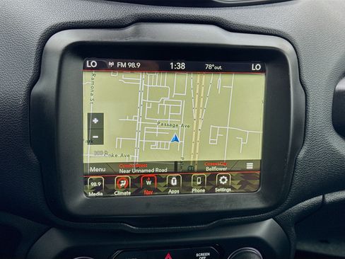 Used 2023 Jeep Renegade Latitude image 9