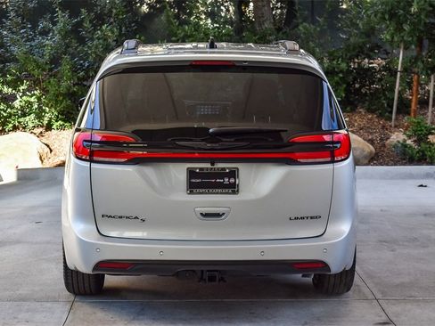 New 2026 Chrysler Pacifica Limited w/ S Appearance Package image 5