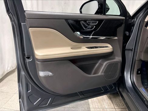 Used 2022 Lincoln Corsair Reserve w/ Equipment Group 201A image 9