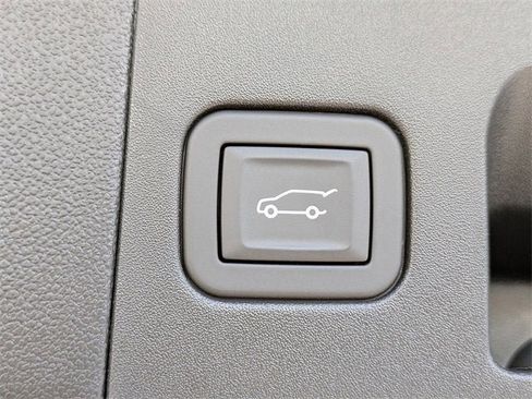 New 2025 Cadillac XT5 Sportv image 13