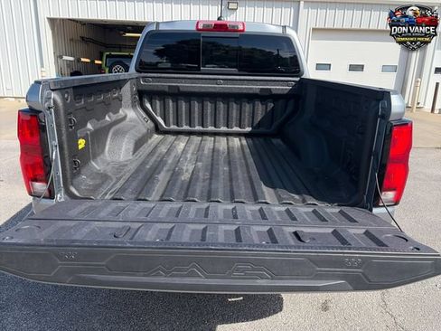 Used 2023 Chevrolet Colorado Z71 w/ Z71 Convenience Package 2 AWD/4WD image 28