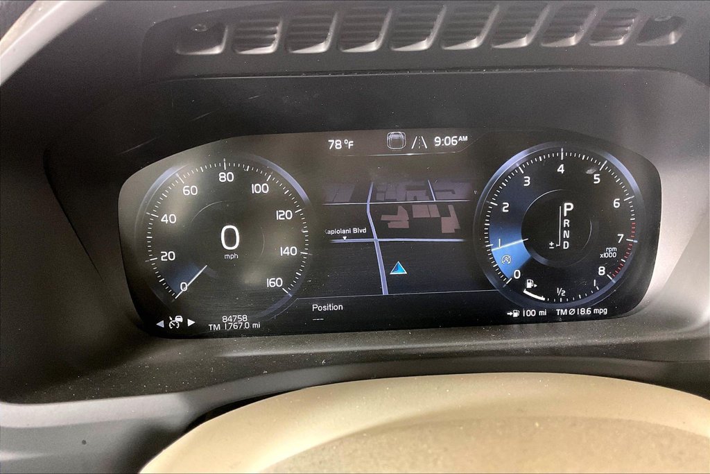 Used 2018 Volvo XC90 T5 Momentum w/ Convenience Package AWD/4WD image 19