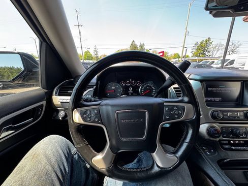 Used 2018 GMC Yukon Denali w/ Denali Ultimate Package AWD/4WD image 13