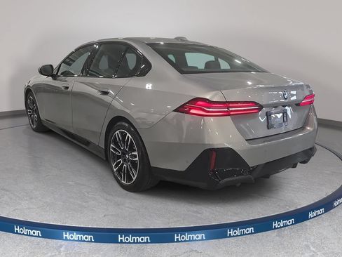 Used 2026 BMW 530i w/ M Sport Package RWD image 8