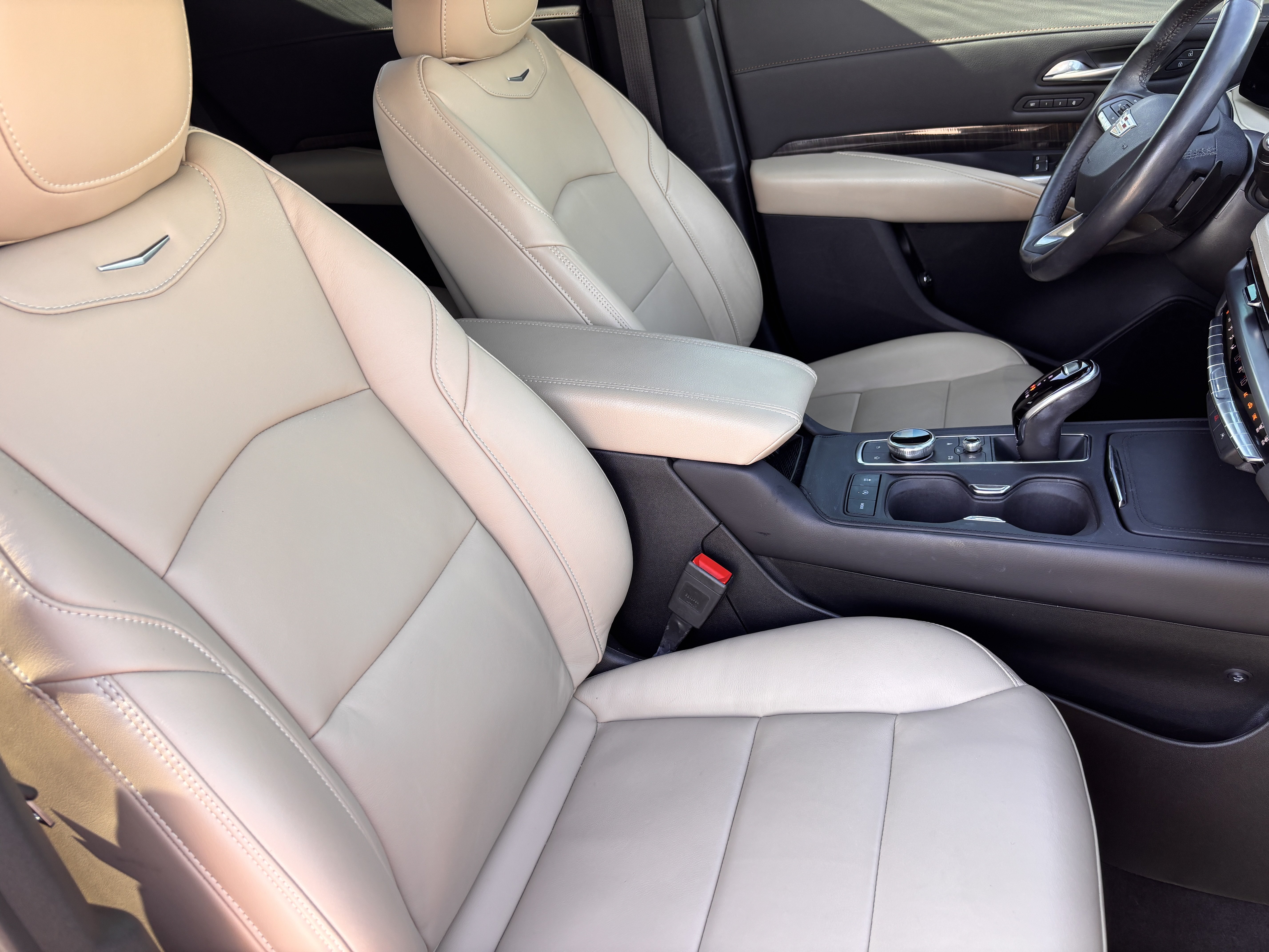 Used 2024 Cadillac XT4 Premium Luxury FWD image 33
