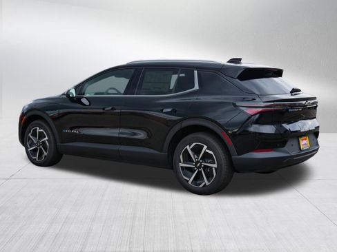 New 2026 Chevrolet Equinox EV LT AWD/4WD image 2