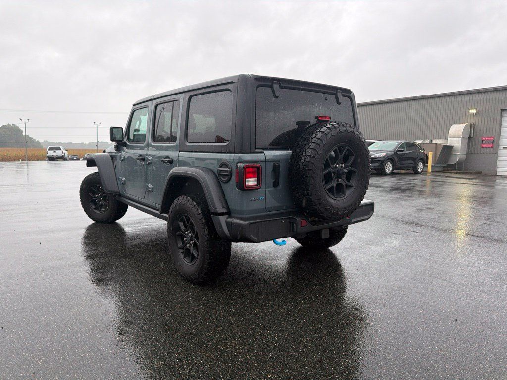 Used 2024 Jeep Wrangler Unlimited AWD/4WD image 9