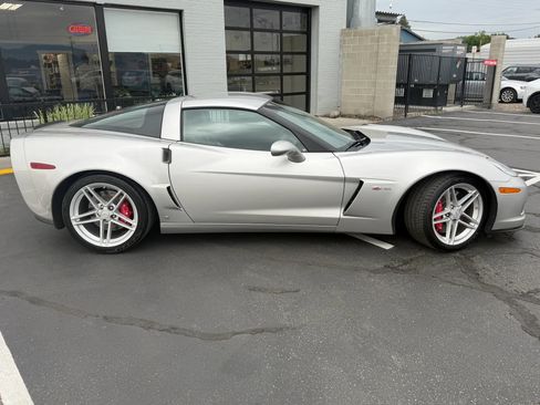 Used 2006 Chevrolet Corvette Z06 w/ Preferred Equipment Group RWD image 2